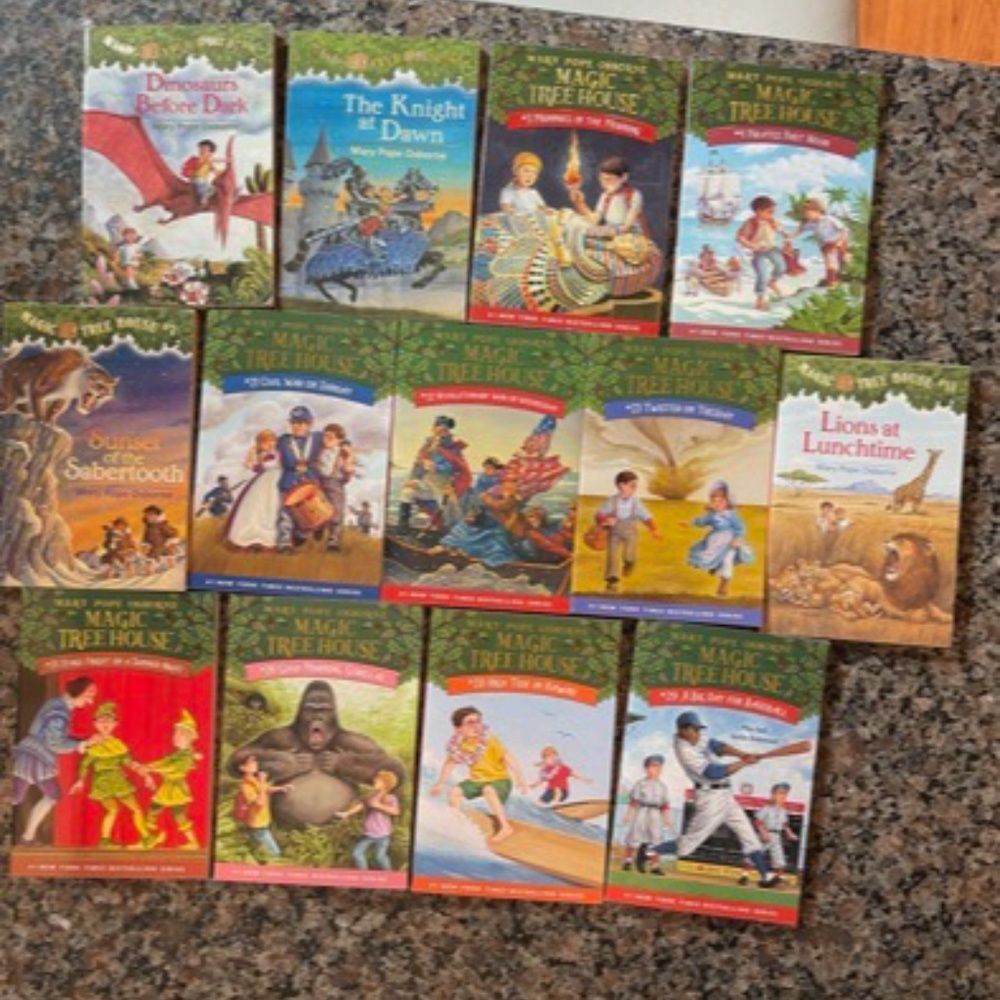 Lot of 12 Paperback Magic Treehouse Books #'s 1-4, 7, 11, 21- 23, 25 ,26, 28, 29
